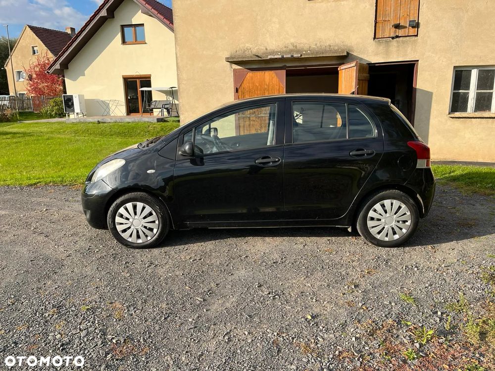 Toyota Yaris 1.33 Luna - 2