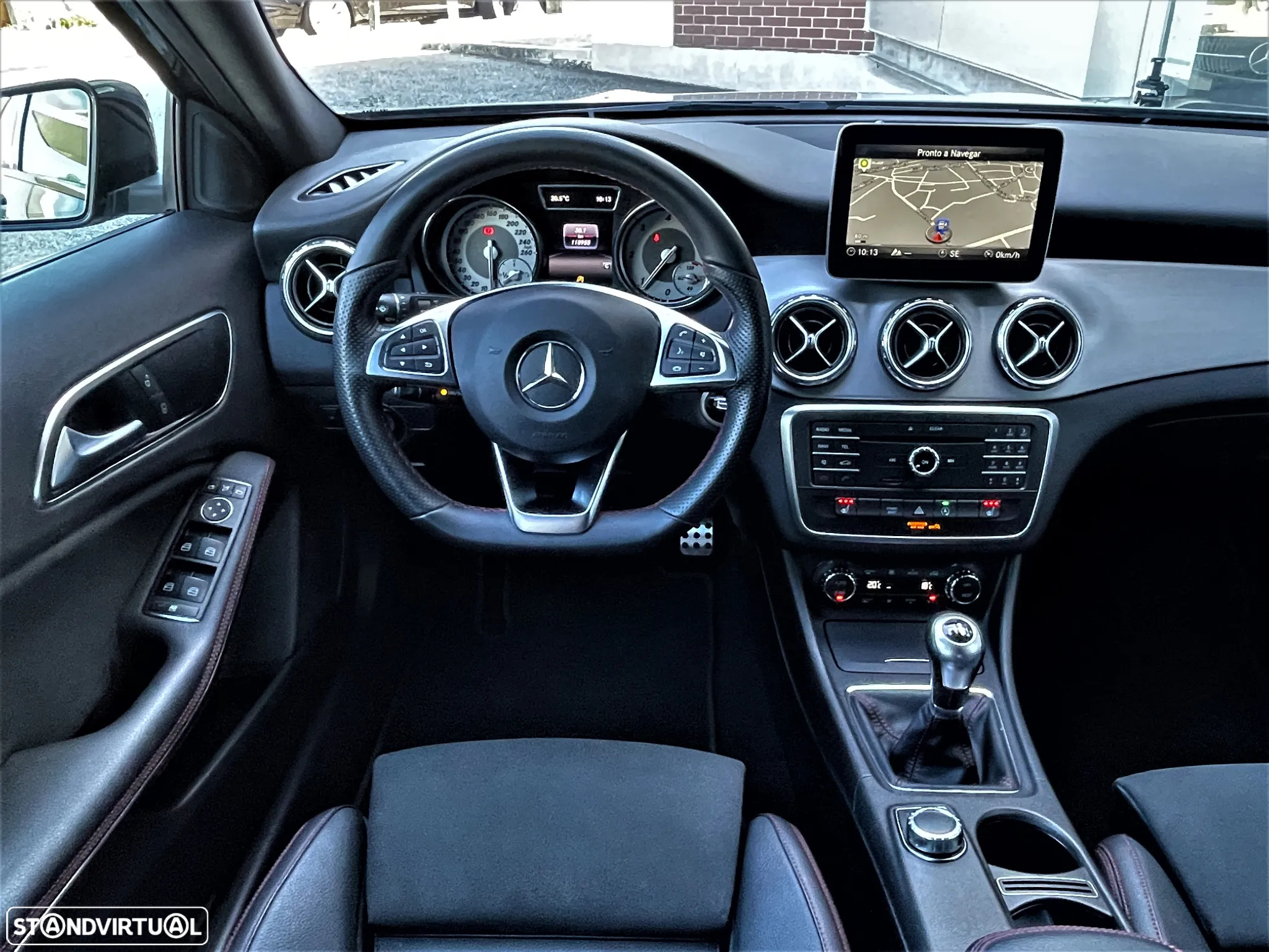 Mercedes-Benz GLA 180 d AMG Line - 16