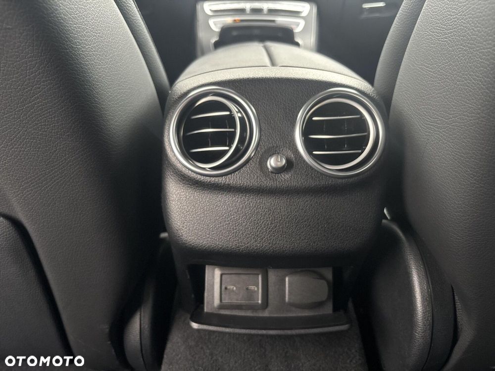 Mercedes-Benz Klasa E - 24