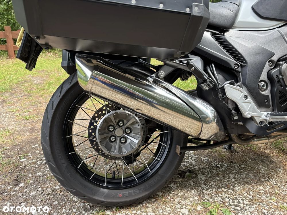 Honda VFR - 8