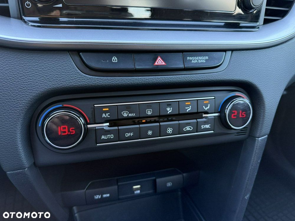 Kia Ceed - 13