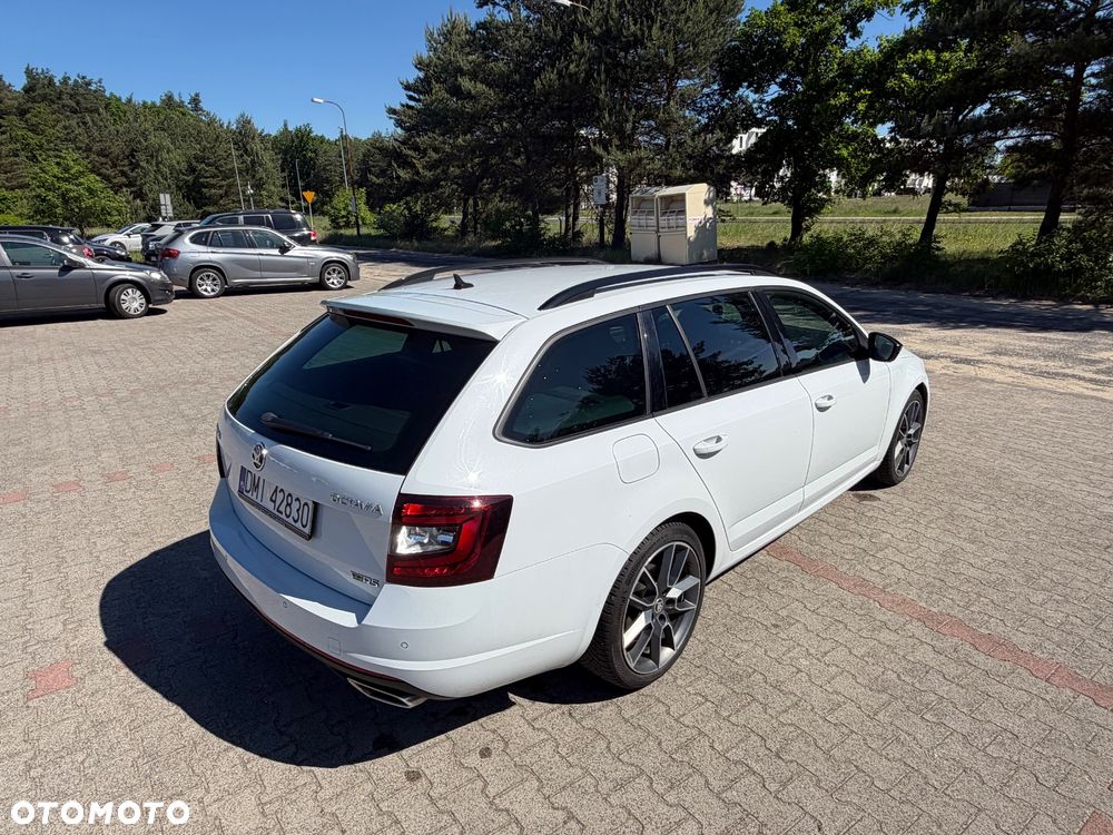 Skoda Octavia 2.0 TDI RS DSG - 10