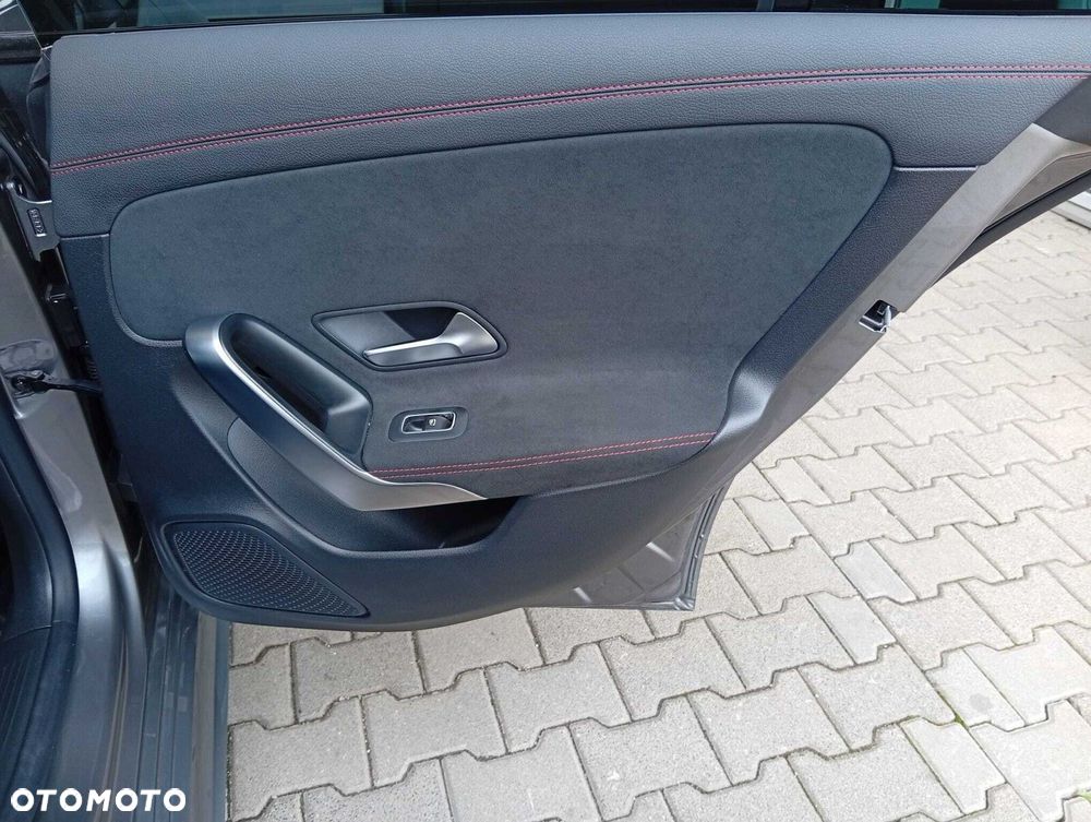 Mercedes-Benz CLA 200 mHEV AMG Line 7G-DCT - 29