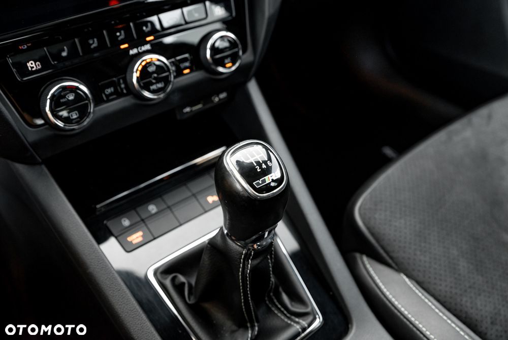 Skoda Octavia 2.0 TSI RS - 26