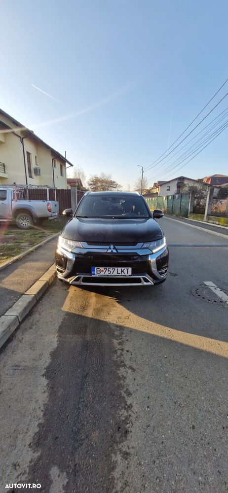 Mitsubishi Outlander PHEV 2.4 L 4X4 Instyle+ - 1