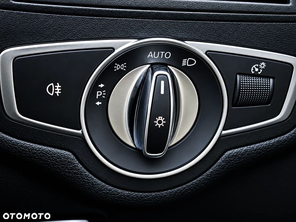 Mercedes-Benz Klasa C 200 9G-TRONIC Edition - 19