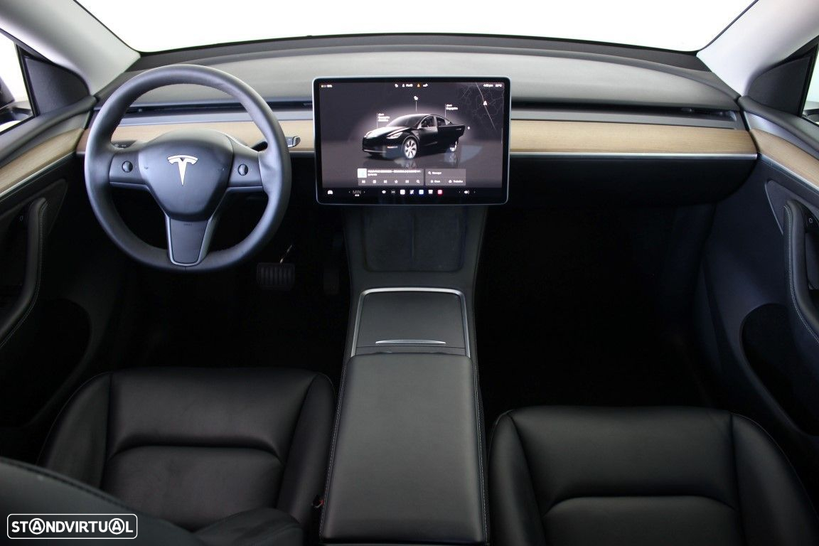 Tesla Model Y - 21