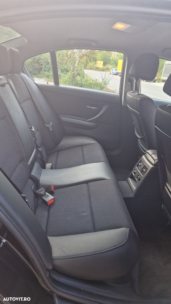 BMW Seria 3 318d - 15