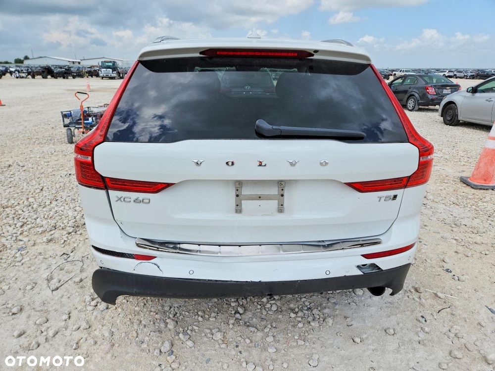Volvo XC 60 T5 AWD Momentum - 7