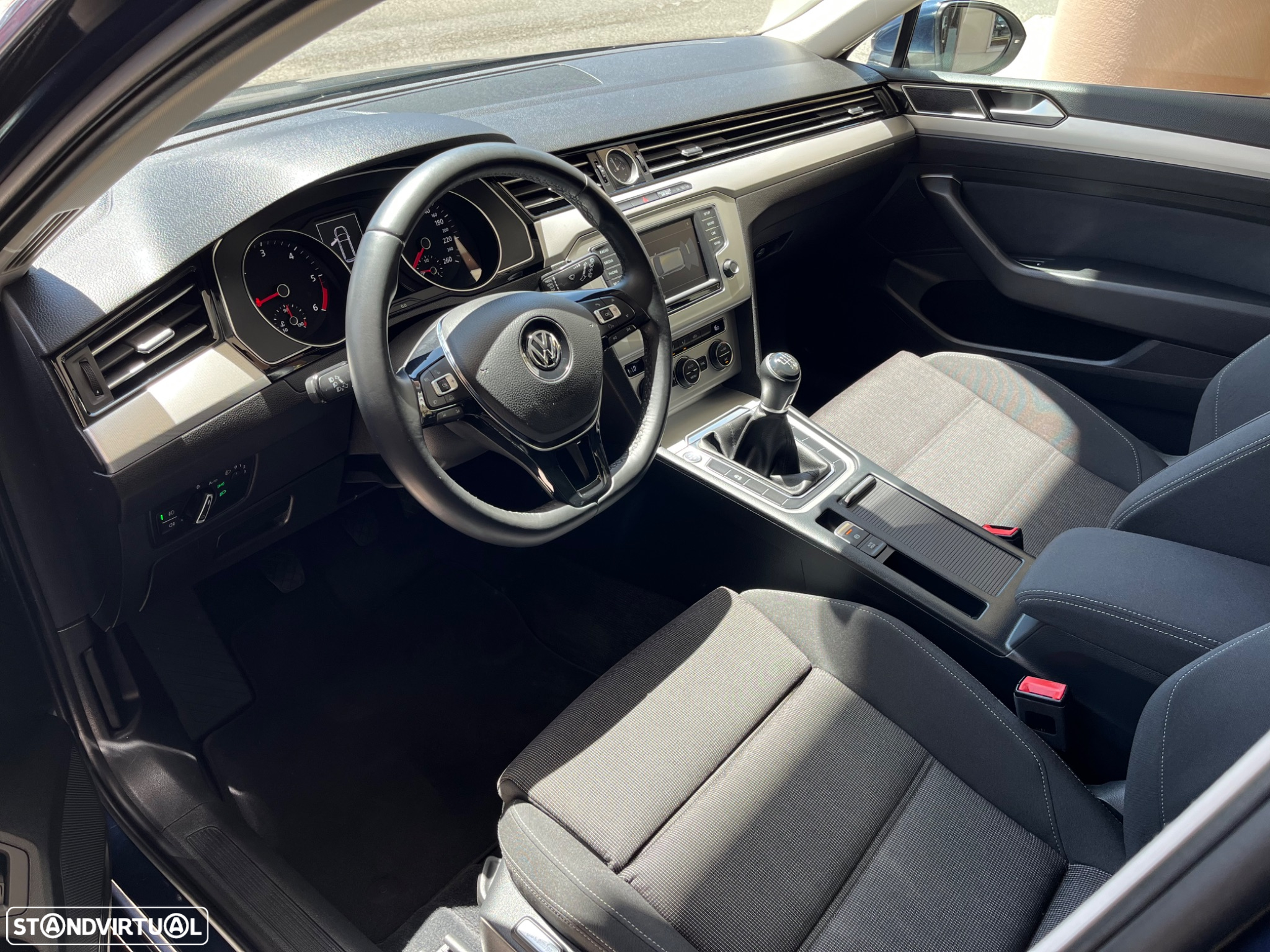 VW Passat Variant 1.6 TDI Confortline - 16