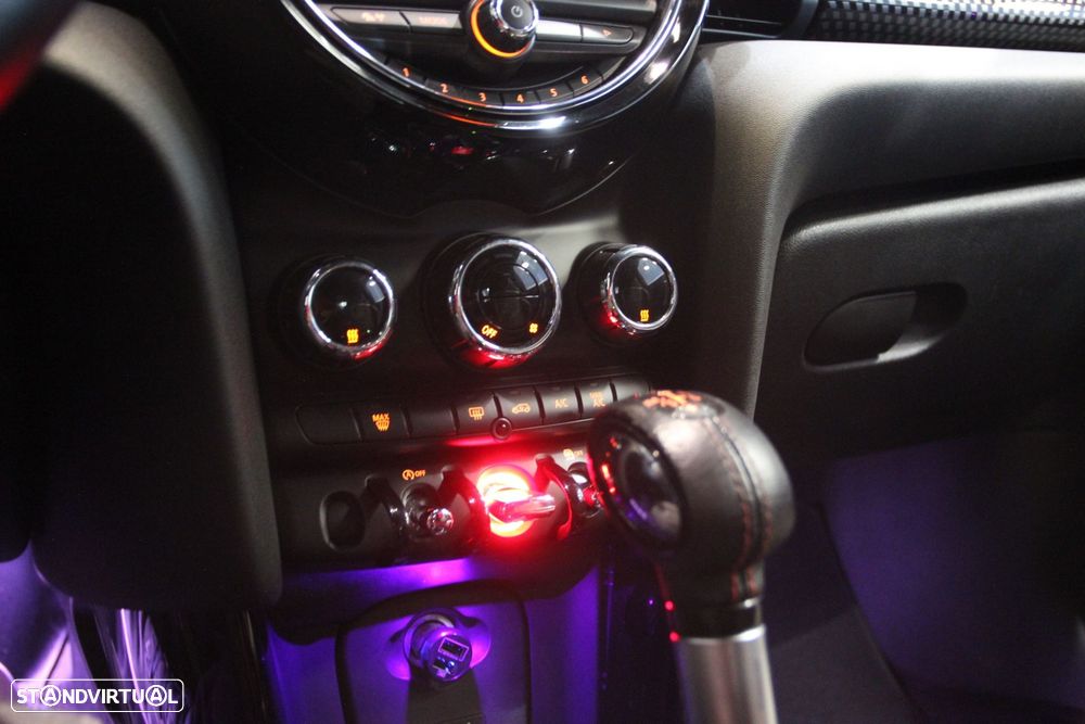 MINI 3 Portas John Cooper Works Auto Desportiva - 26