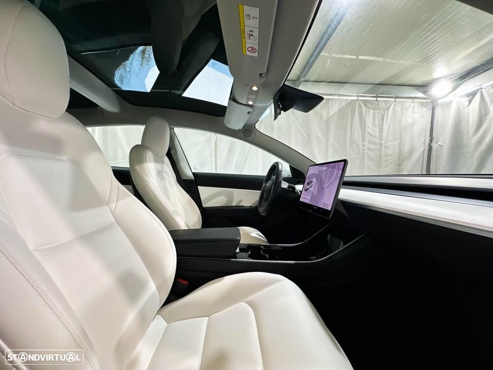 Tesla Model 3 Long-Range Dual Motor AWD - 31