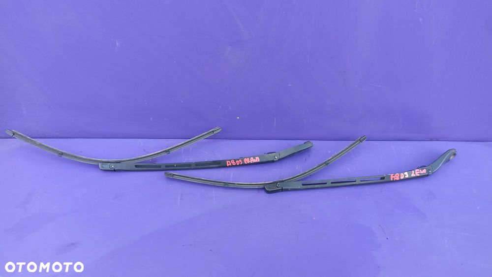 AUDI A8 D3 RAMIONA WYCIERACZEK PRZÓD EUROPA RAMIE