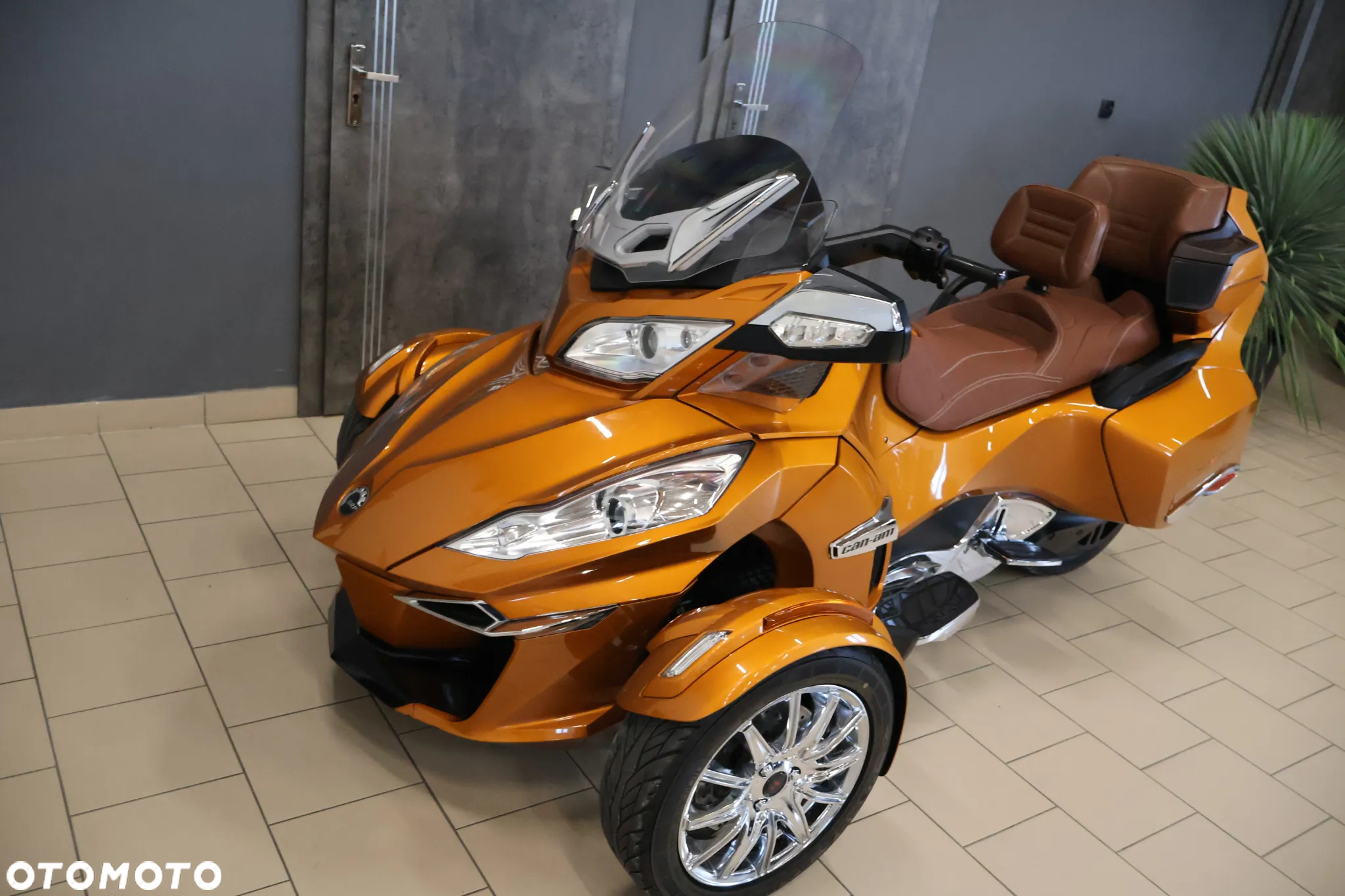 Can-Am Spyder - 22