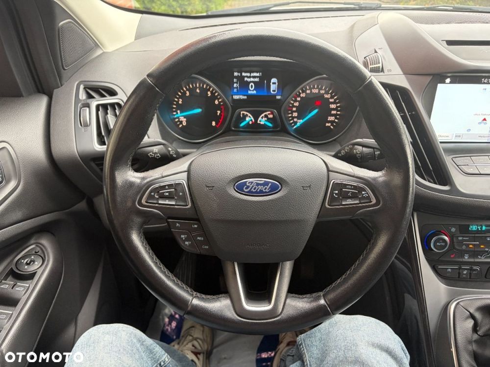Ford Kuga 1.5 EcoBoost 2x4 Trend - 11