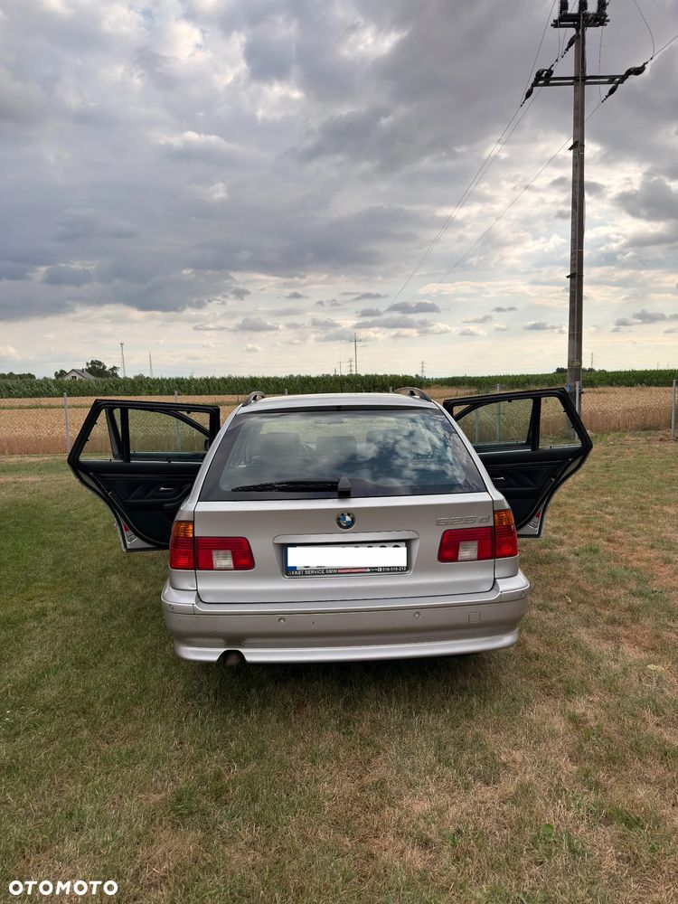 BMW Seria 5 525d - 10