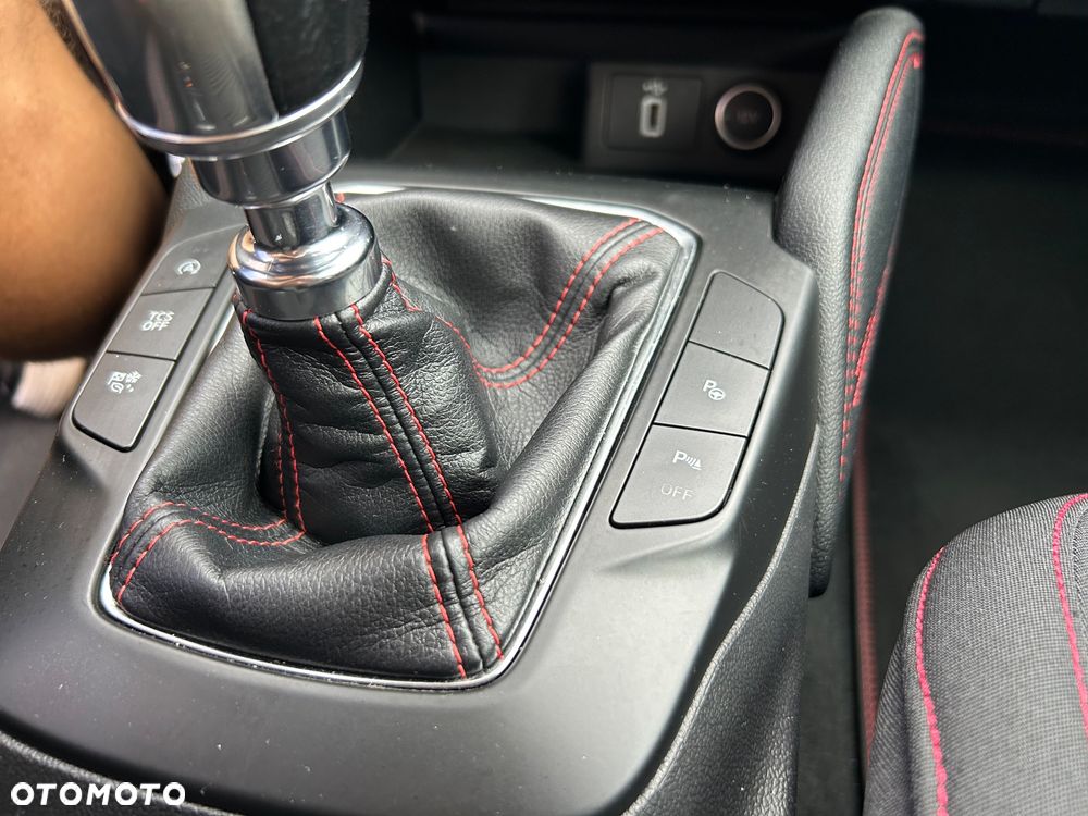 Ford Focus 1.0 EcoBoost ST-Line - 26