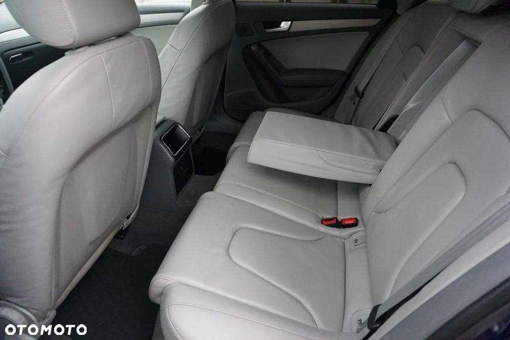 Audi A4 Avant - 10