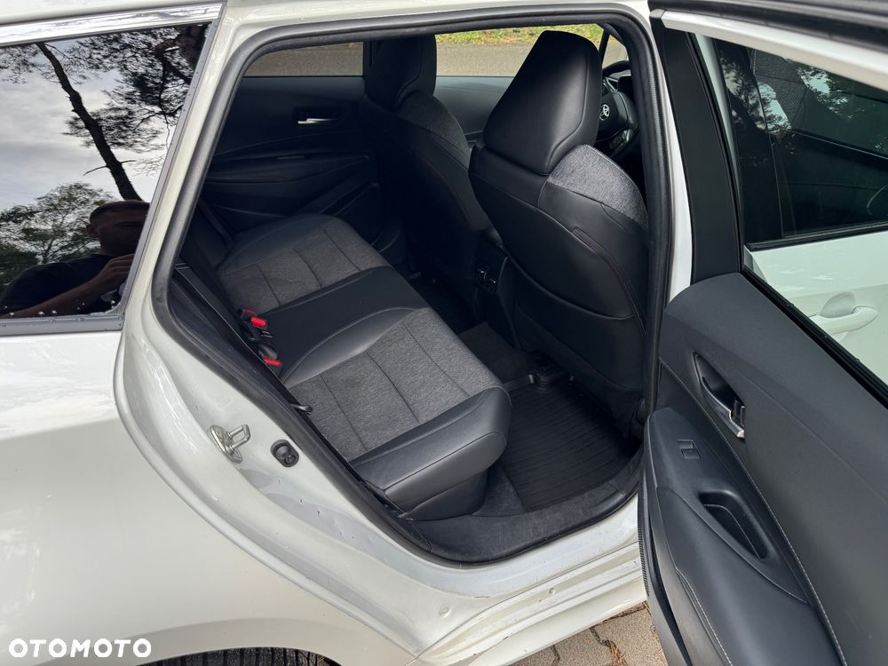 Toyota Corolla - 13