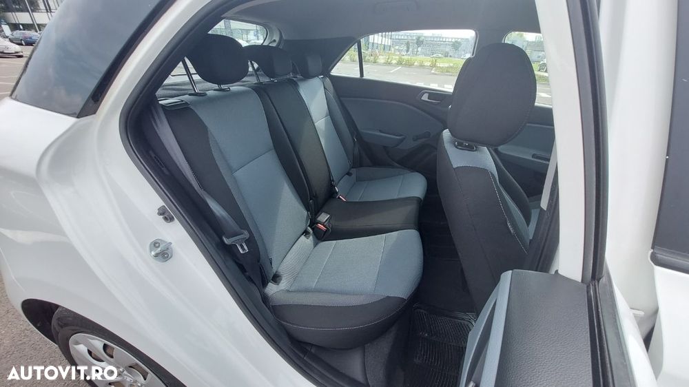 Hyundai i20 - 14