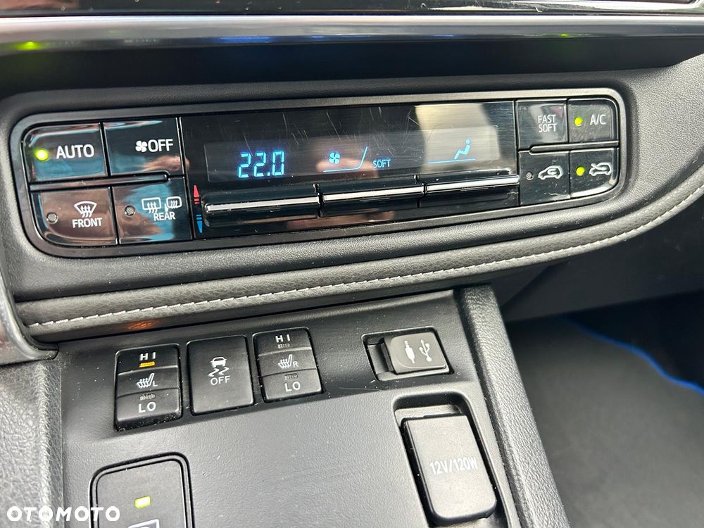 Toyota Auris 1.8 HSD Luna - 32