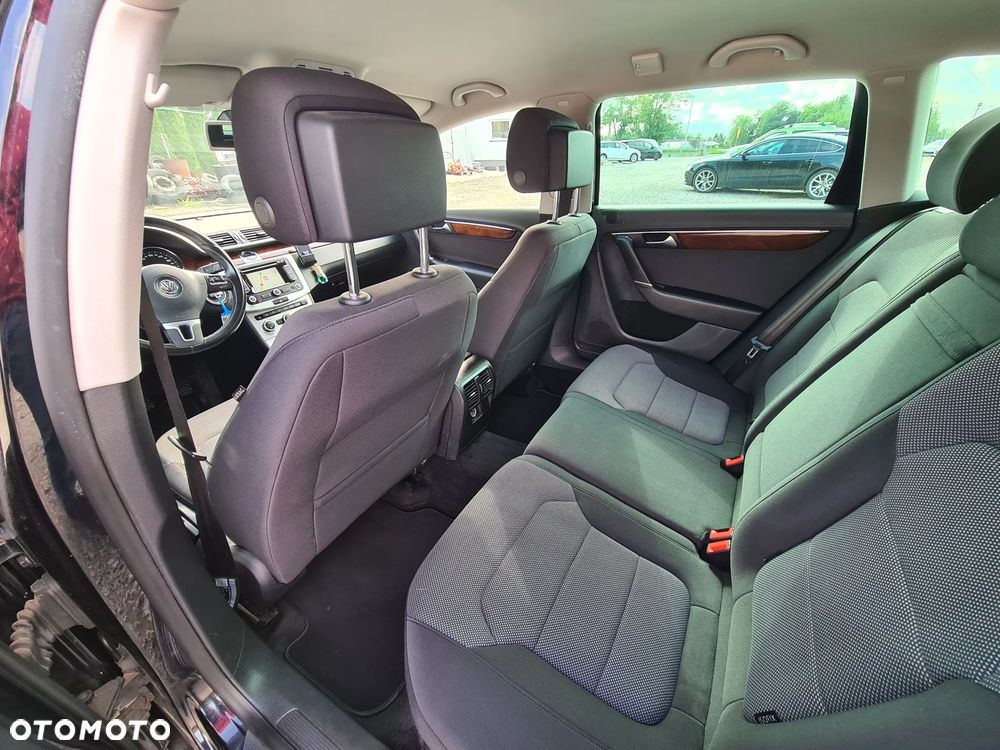Volkswagen Passat 1.6 TDI Comfortline - 29