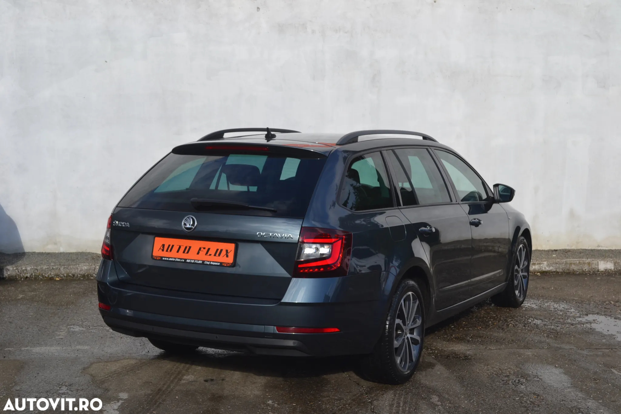 Skoda Octavia Combi Diesel 1.6 TDI DSG Style - 6