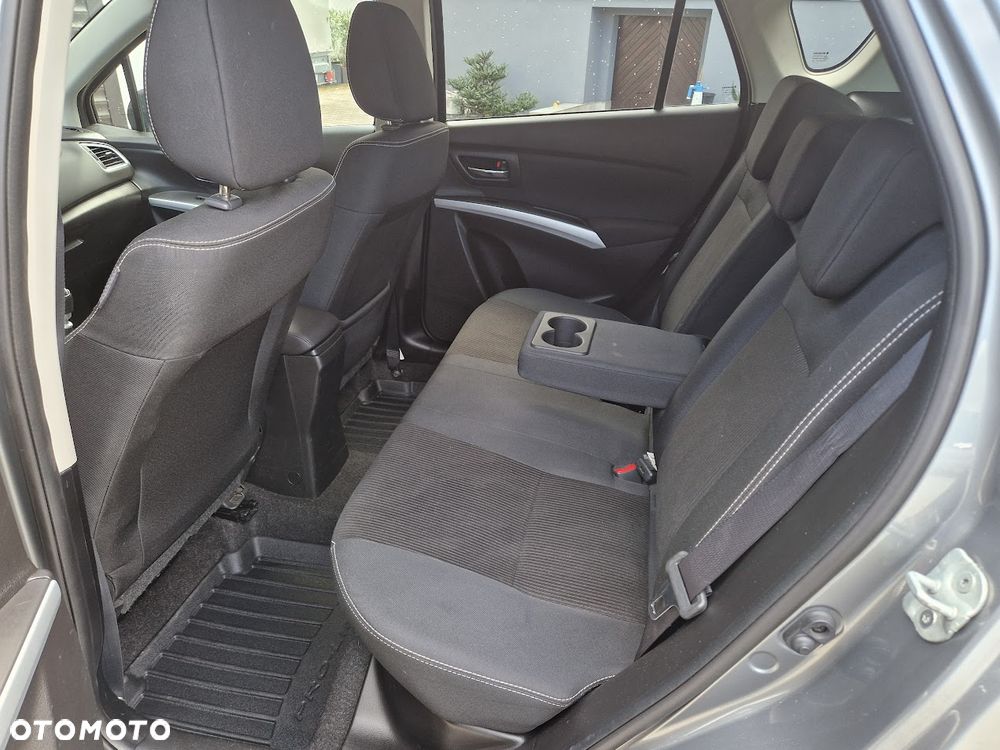 Suzuki SX4 1.6 Premium - 24