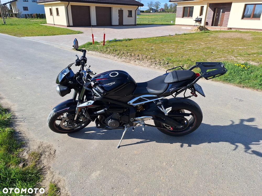 Triumph Street Triple - 4