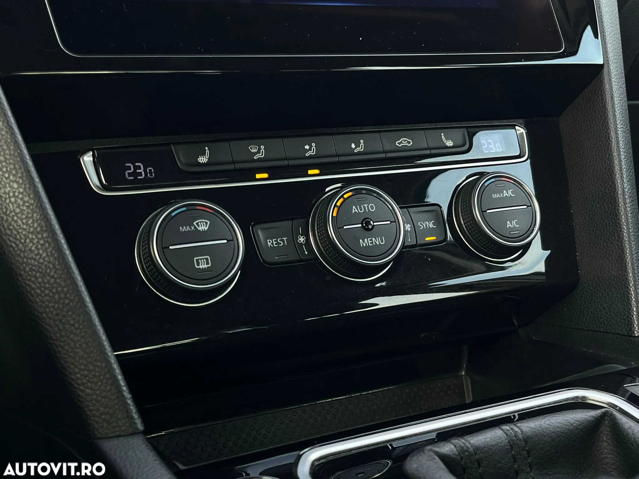 Volkswagen Passat - 16