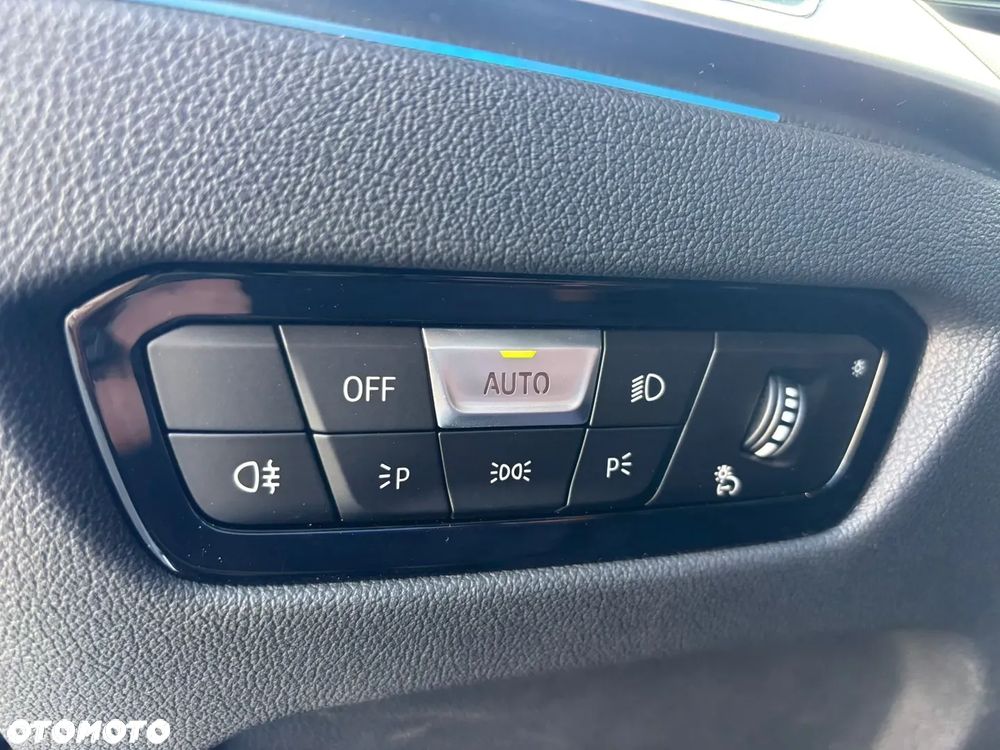 BMW Seria 3 320d xDrive - 11