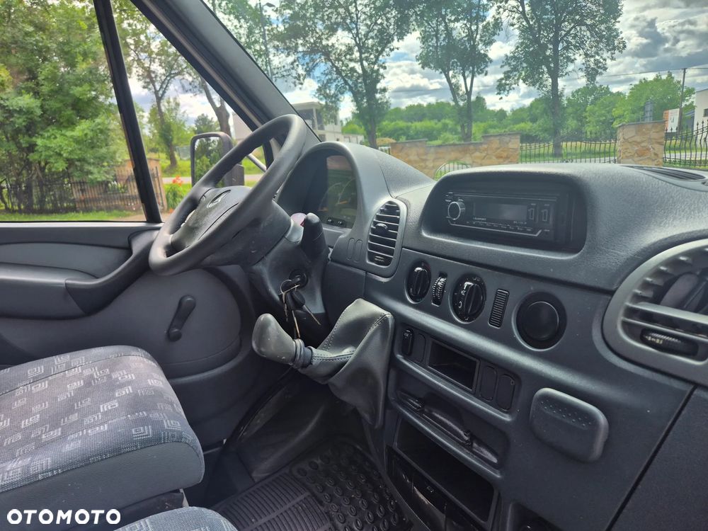 Mercedes-Benz Sprinter - 30