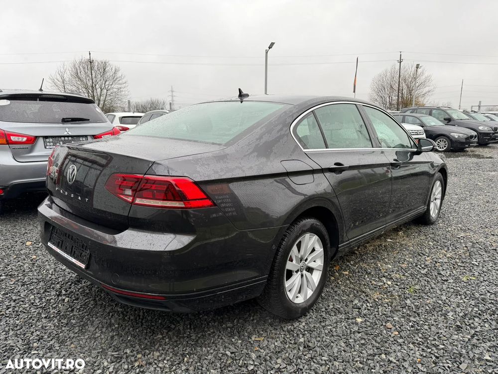 Volkswagen Passat Variant 1.6 TDI SCR DSG Business - 3