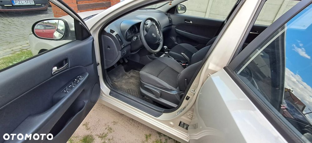 Hyundai i30 1.6 CRDi Comfort - 8