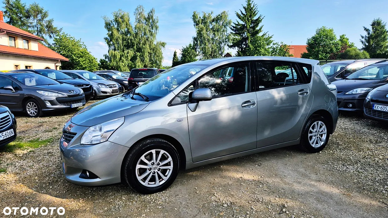 Toyota Verso 1.8 Executive - 28