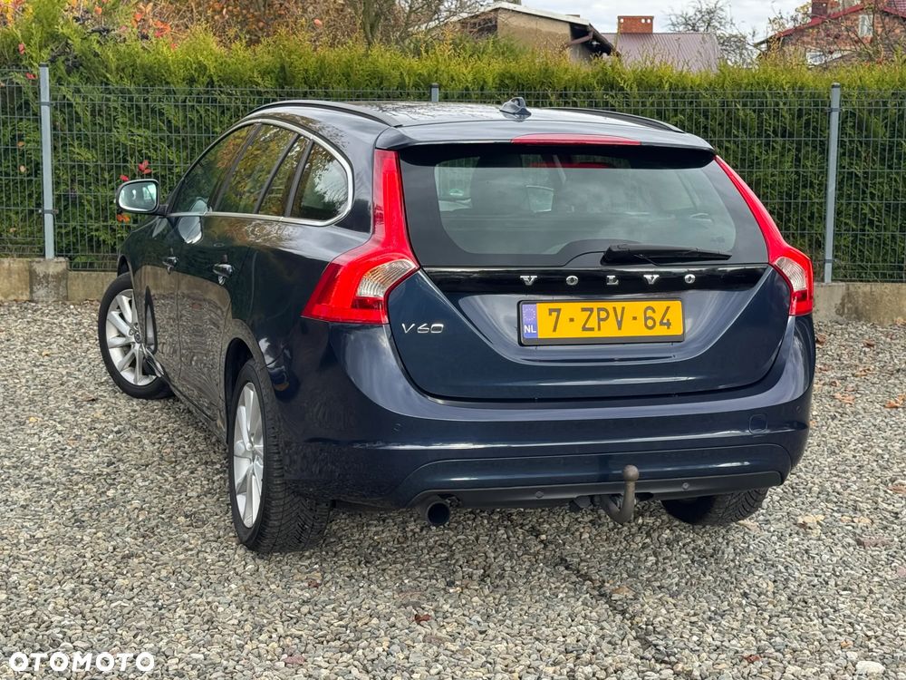 Volvo V60 D2 Summum - 3