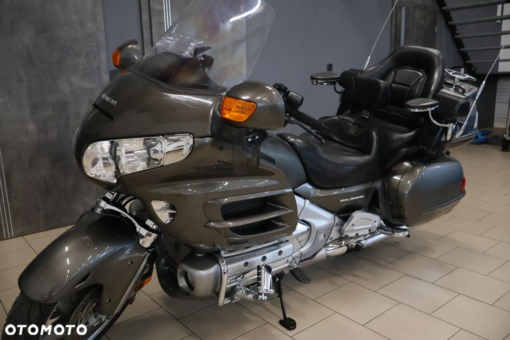 Honda GL - 32