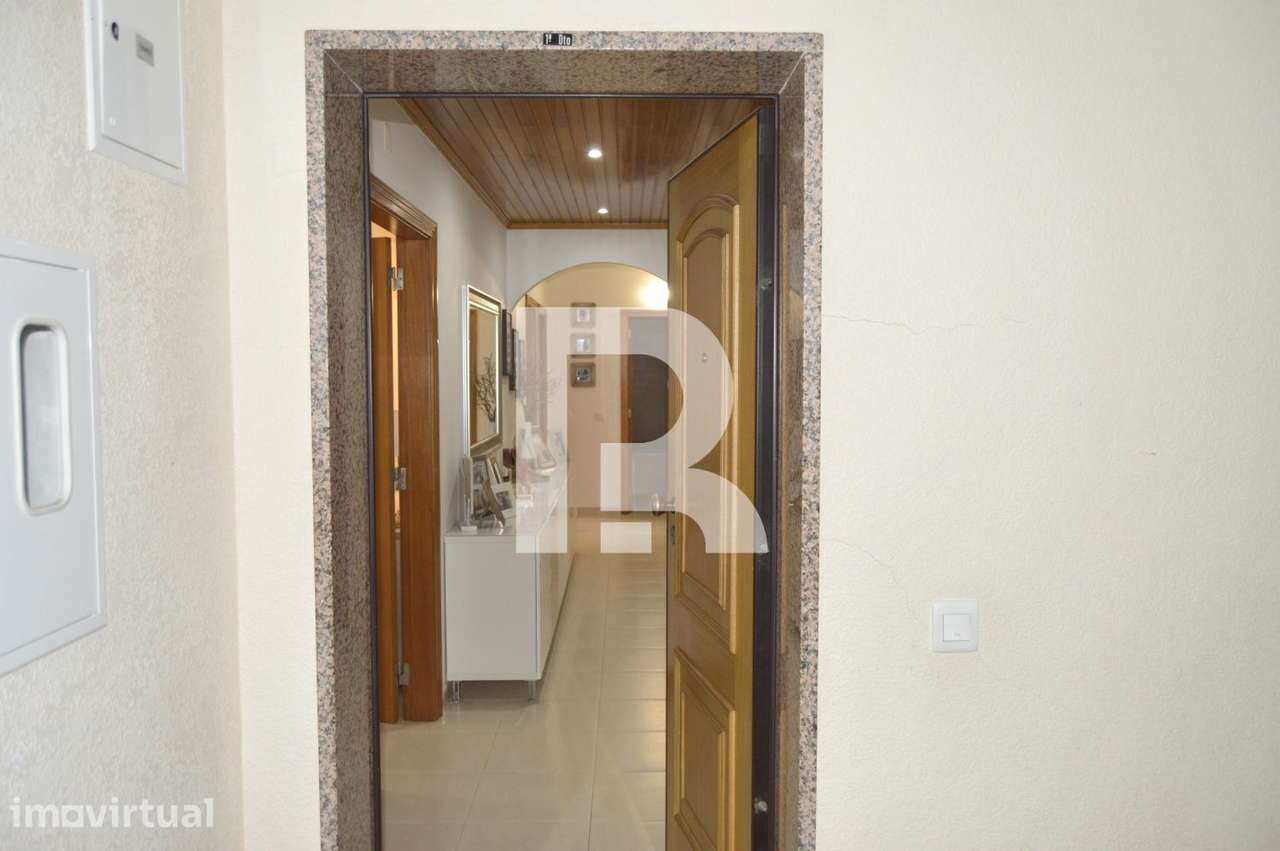 Apartamento T4 com parqueamento em Benavente - Grande imagem: 2/45
