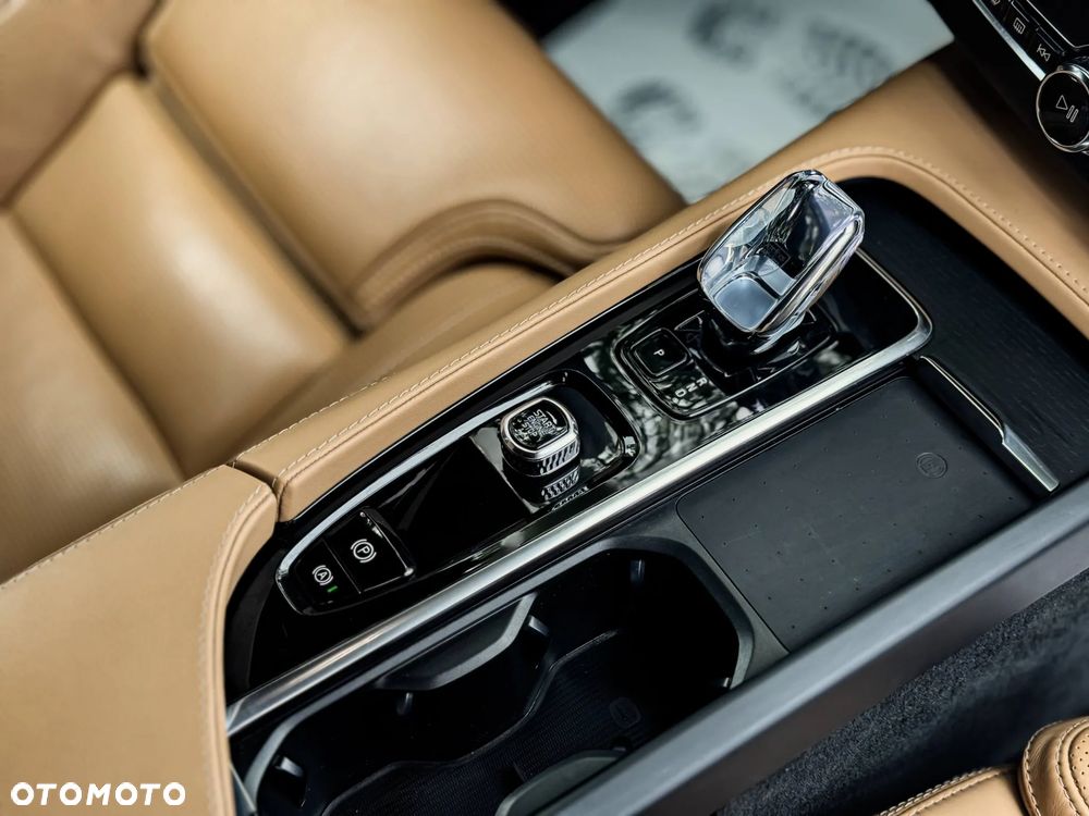 Volvo XC 90 B5 D AWD Plus Bright 7os - 23