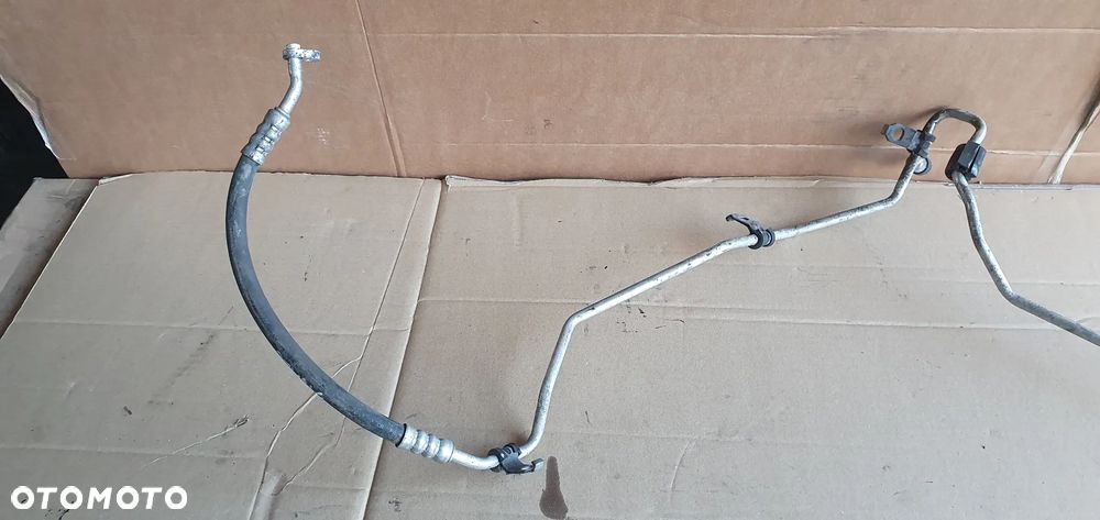 Przewód rurka klimatyzacji klimy Opel Vivaro B Trafic III 924402507R 93868377 - 2