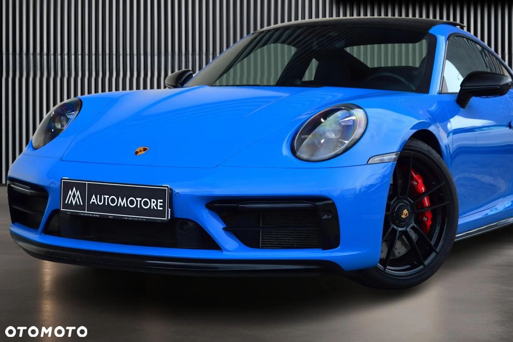 Porsche 911 Carrera 4 GTS - 2