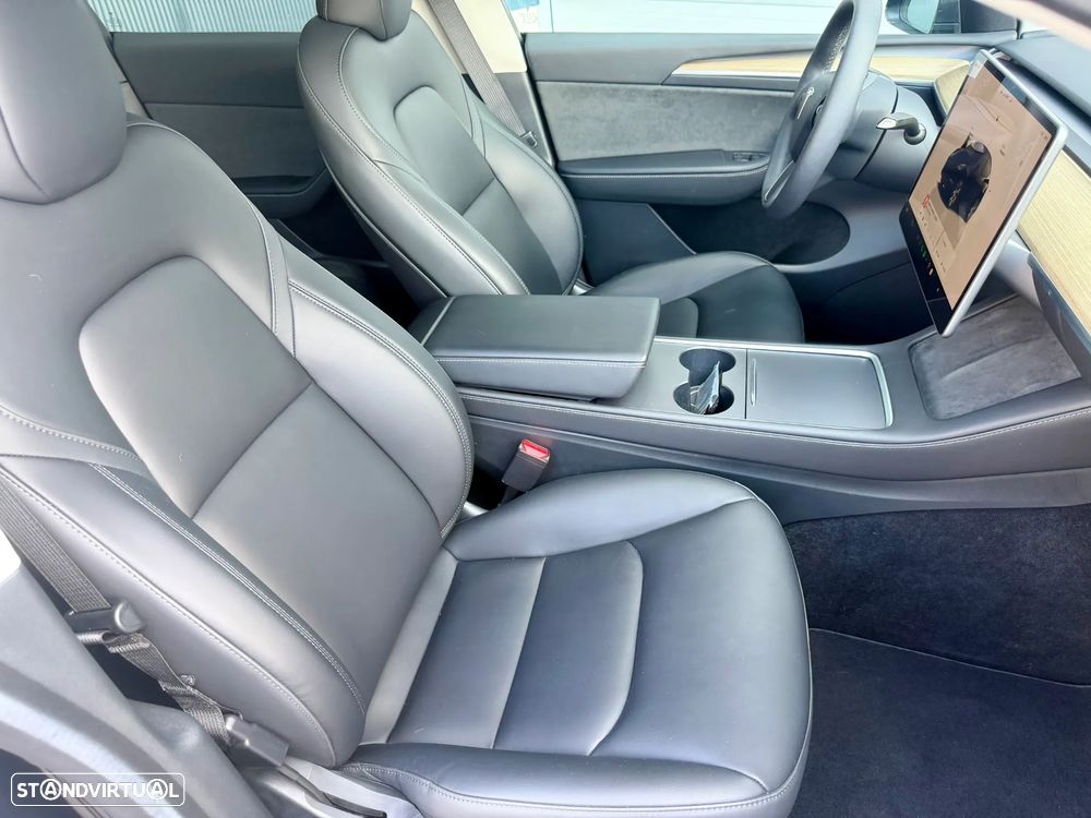 Tesla Model Y RWD - 14