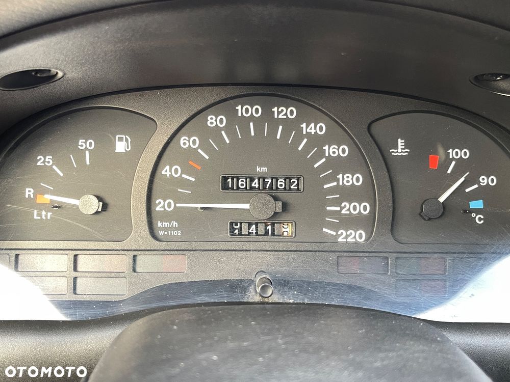 Opel Astra 1.4 GL - 23