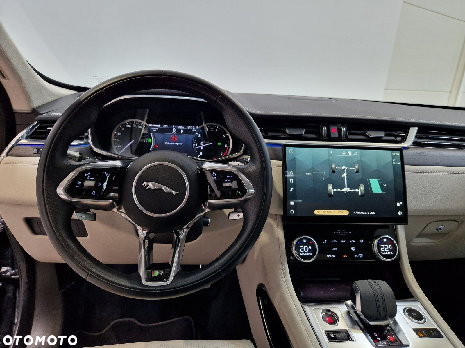 Jaguar F-Pace - 5