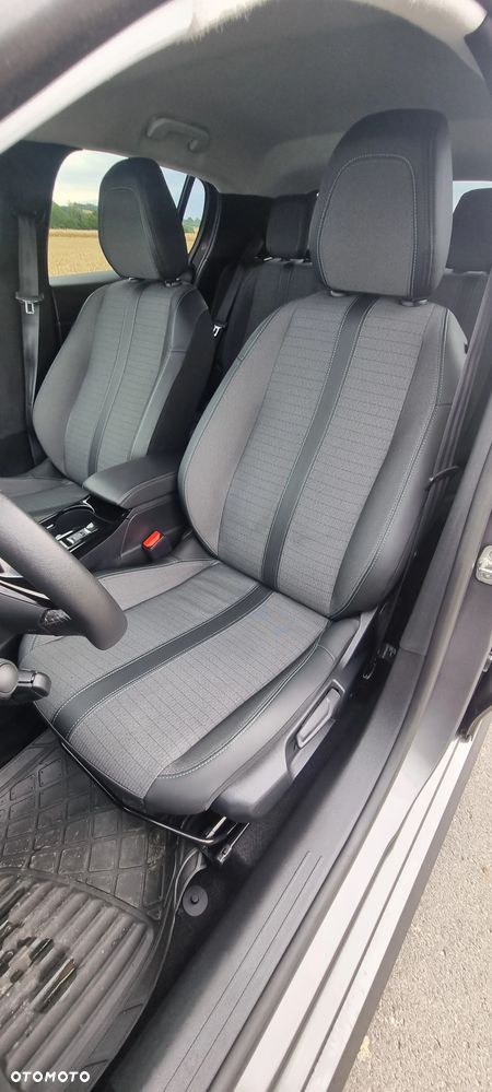 Peugeot 208 - 14