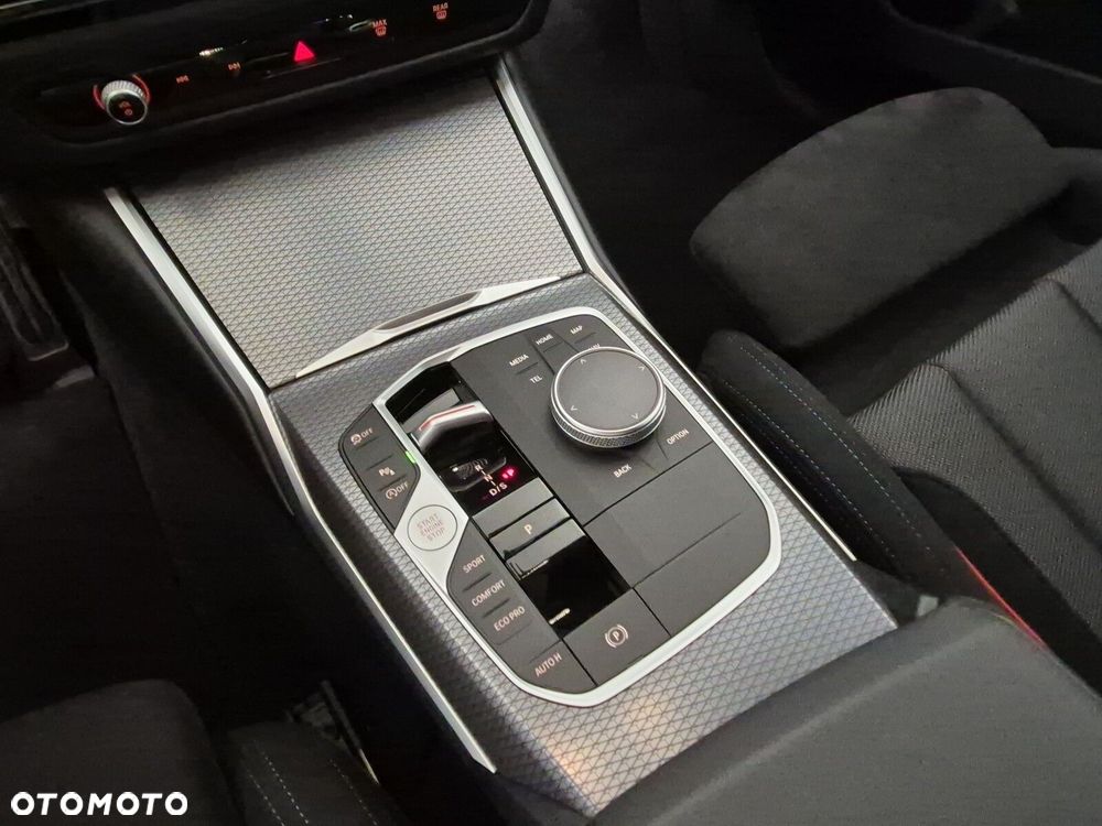 BMW Seria 3 330i xDrive M Sport sport - 17