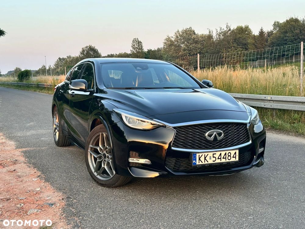 Infiniti Q30 1.6t Business 7DCT - 3