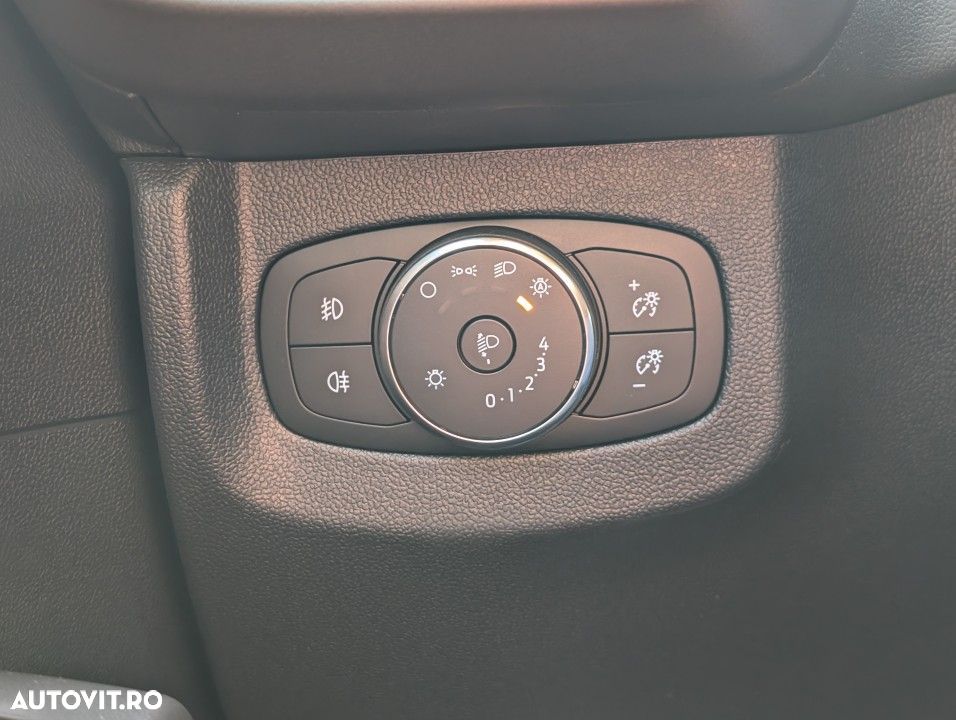 Ford Tourneo Courier - 20