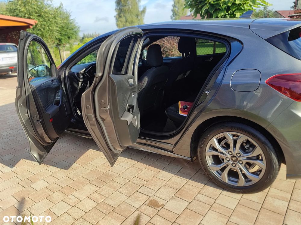 Ford Focus 1.0 EcoBoost Hybrid ST-LINE - 23