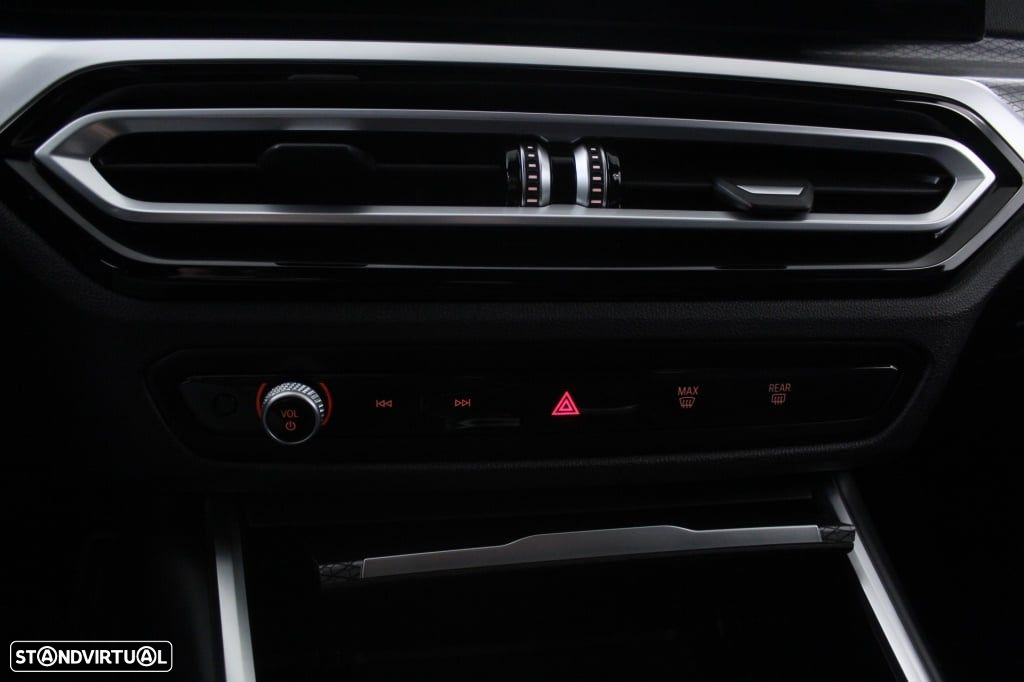BMW 320 d Touring Pack M Auto - 28